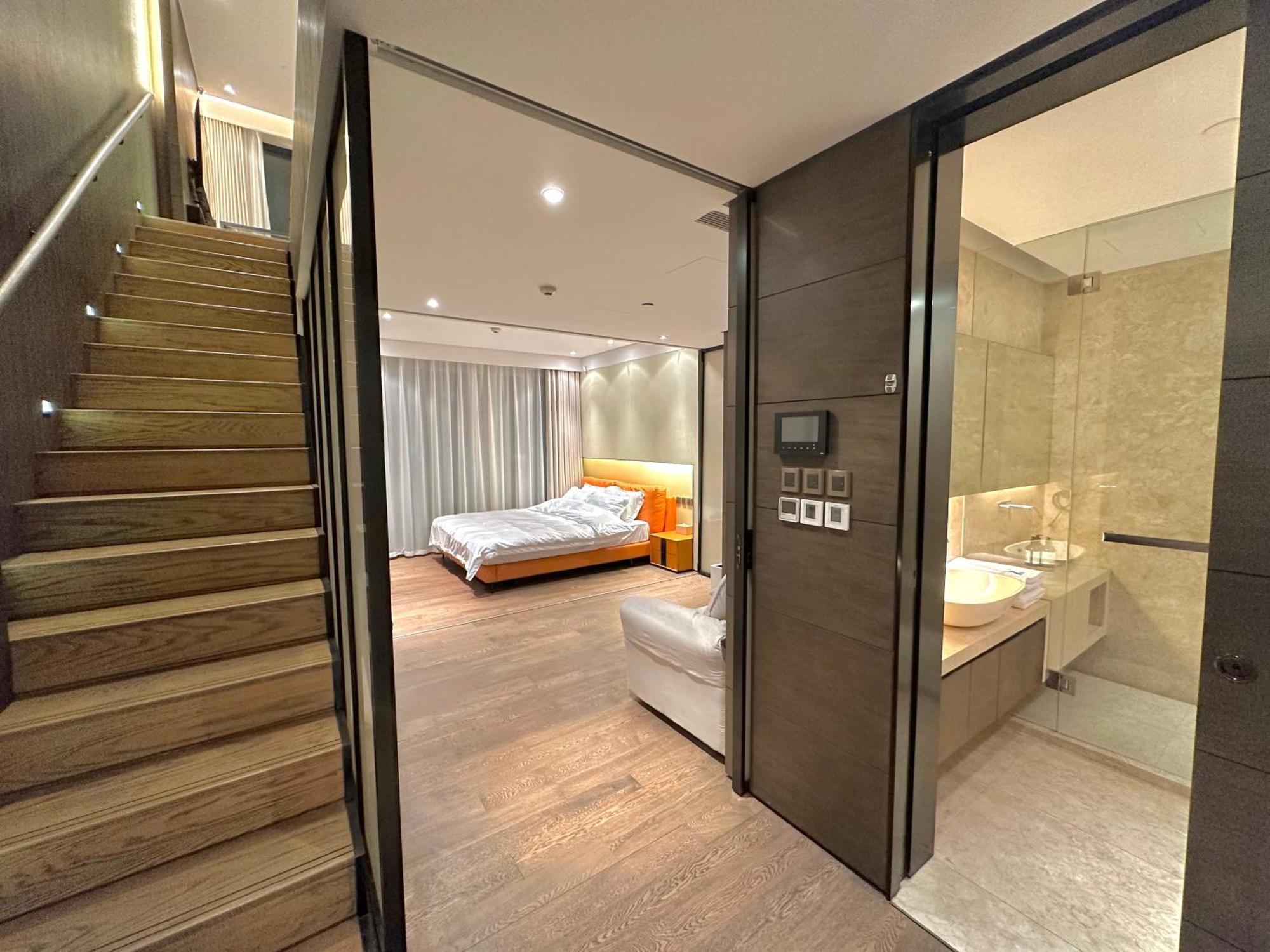 Zhome-Deplex Luxury Apartment-Near The Bund 上海 外观 照片